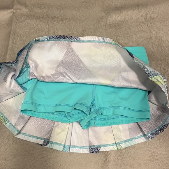 Ivivva - Girls lululemon tennis skirt - excellent condition - Picture 4 of 4